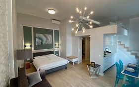 Stylish Apartment Near The River